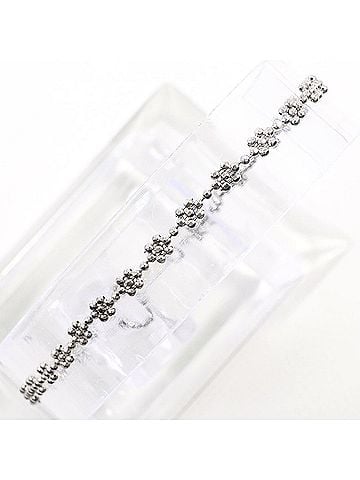 Unbranded 18K (18-karat white gold) bracelet, total weight 2.1g, 18cm, like new. (view 1)