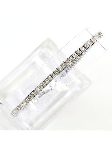Unbranded 18K (18-karat white gold) bracelet with 4.00 ct diamonds, includes appraisal certificate, total weight 10.9g, 18cm length, like new condition. (view 1)