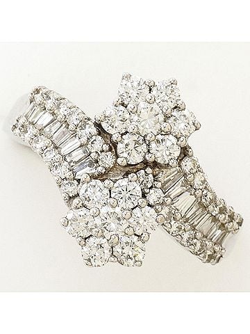 Unbranded 18K (18-karat white gold) ring with 1 diamond (1.36 ct), includes appraisal certificate, total weight 6.9g, like new condition. (view 1)