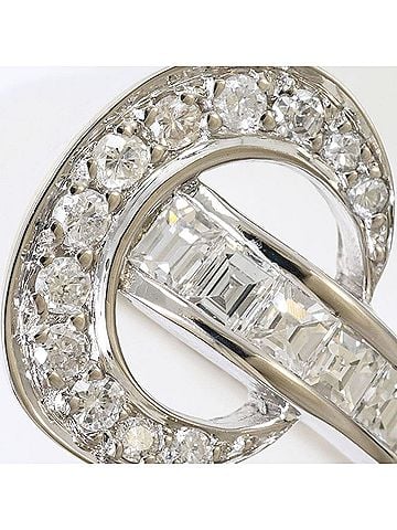 Unbranded 18K (18-karat white gold) ring with 1 diamond (0.71 ct), includes appraisal certificate, total weight 5.3g, like new condition. (view 2)
