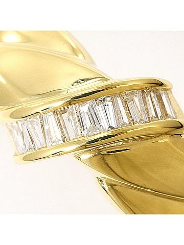 Unbranded 18K (18-karat) Yellow Gold Ring with 1 Diamond (0.11ct), Certificate of Authenticity, Total Weight 2.9g, Like New Condition. (view 2)