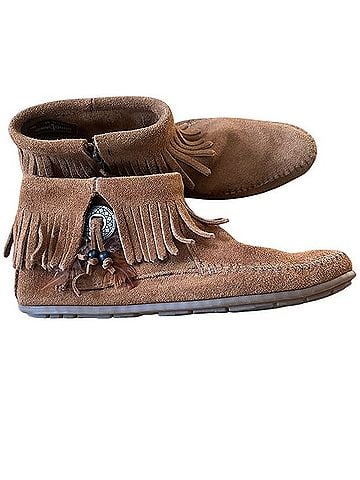 Minnetonka 527T Concho Feather Boots (view 1)