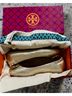 Tory Burch 100% Leather Gold Flats Size 6 - photo 11