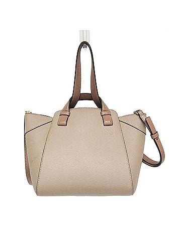 Loewe Loewe Hammock Nugget Women's Leather Handbag,Shoulder Bag Light Beige (view 1)