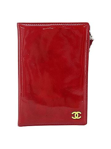 Chanel Vintage Cc Bifold Card Holder Patent Leather Red Patent_Leather Card Holders Accessory (view 1)