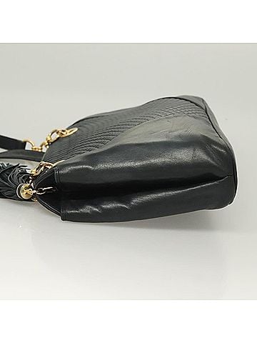 Bally Vintage Shoulder Bag Quilted Leather Black Leather Handbag (view 2)