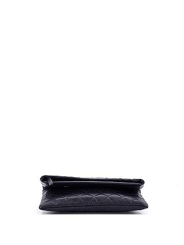 Chanel Beauty CC Clutch Quilted Caviar (view 2)