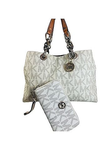 Michael Kors Cynthia Signature Logo w/Jet Set Travel Logo Quarter-Zip Wallet Leather Tote (view 2)