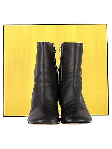 Fendi Fendi First Ankle Boots in Black Leather (view 2)