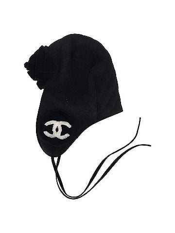 Chanel Chanel Quilted Hat in Black Lambskin Shearling (view 2)