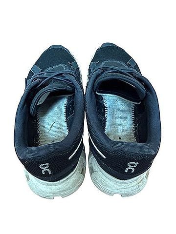 On Cloud Cloud 6 Sneakers (view 2)