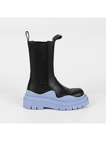 Bottega Veneta Chelsea Boots Size (view 2)
