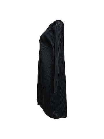 Issey Miyake  Issey Miyake Pleats Please Midi Dress in Black Polyester  (view 2)