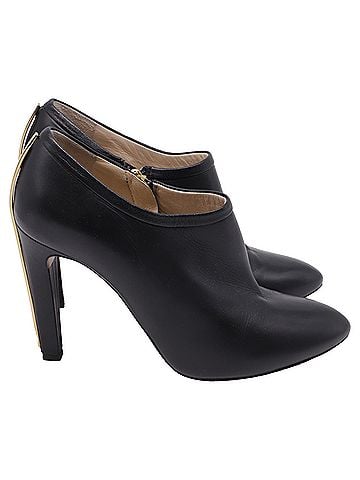 Chloé  Chloé Back Plated Accent Ankle Boots in Black Leather (view 1)