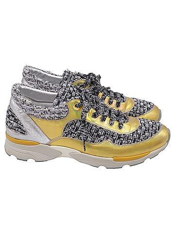 Chanel Chanel Tweed Accent Low-Top Sneakers in Multicolor Leather and Cotton (view 1)