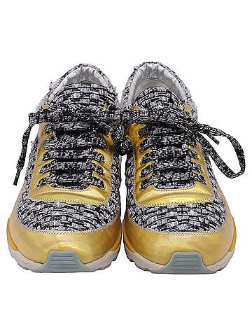 Chanel Chanel Tweed Accent Low-Top Sneakers in Multicolor Leather and Cotton (view 2)
