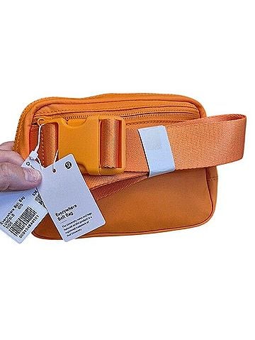 Lululemon Athletica Everywhere Belt Bag Crossbody Bag (view 2)
