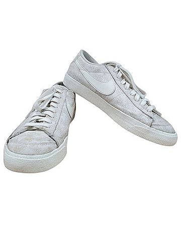 Nike Blazer Low '77 SE Sneakers (view 1)