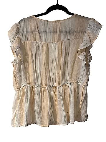 Blu Pepper Short Sleeve Blouse (view 2)