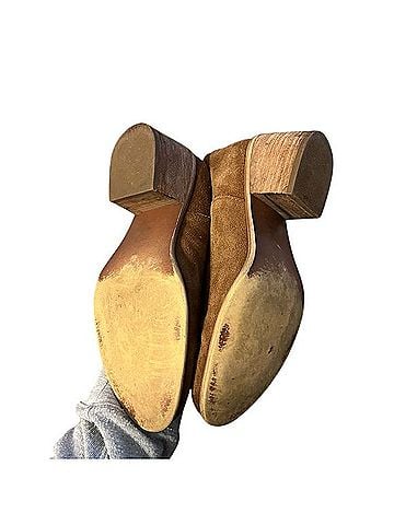 BP. Boots (view 2)