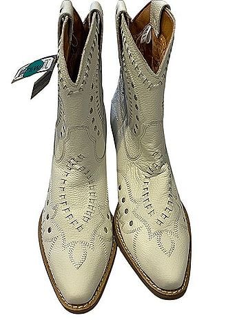 Dingo Boots (view 1)