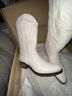 Steve Madden White Boots Size 8 - photo 4