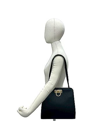 Salvatore Ferragamo Salvatore Ferragamo Vintage Gancini Hardware Leather Semi-Shoulder Bag Black 41999 (view 2)