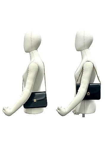 Christian Dior Christian Dior Vintage CD Logo Hardware Leather Mini Shoulder Bag Semi-Shoulder Black 20628 (view 2)
