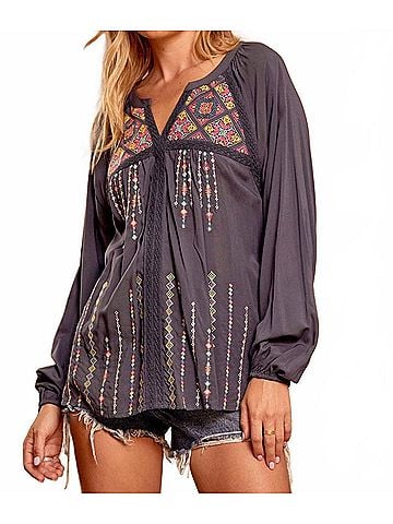 Andree by UNIT Embroidered Lace Blouse in Midnight (view 2)