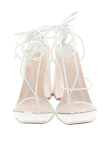 PrettyLittleThing WHITE WIDE FIT TOE LOOP ANKLE TIE CHUNKY BLOCK HEEL SANDALS Heels (view 2)