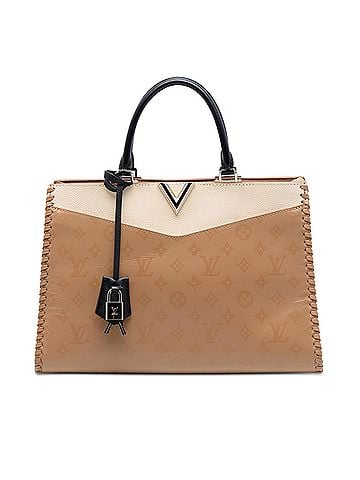 Louis Vuitton Monogram Very Leather Very Zipped (view 1)