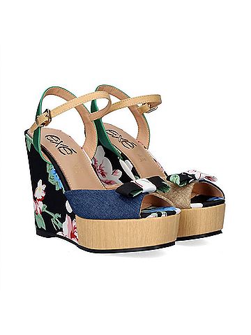 exe Women's Naomi 011 Wedge Heel (view 2)