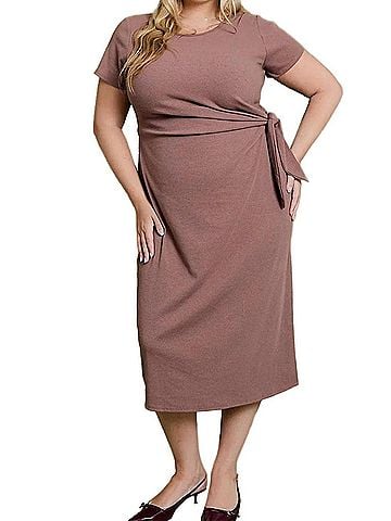 Gilli Plus Size Ribbed Waist Tie Midi Dress in Brown (view 2)