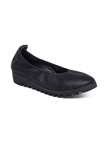 Aetrex Women's Brianna Ballet Flat (view 1)