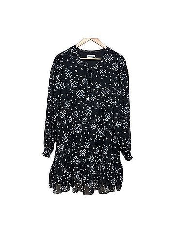 Urban Outfitters Casual Dress (view 2)