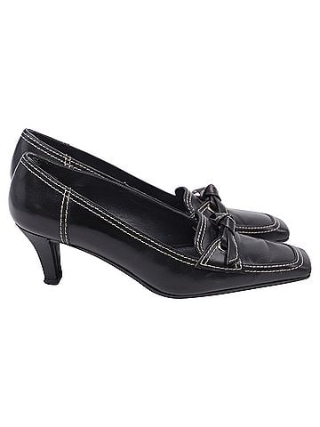 Stuart Weitzman Stuart Weitzman Bow Square-Toe Pumps in Black Leather (view 1)