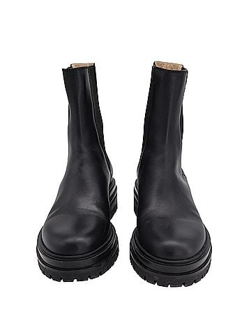 Gianvito Rossi Gianvito Rossi Chester Chelsea Boots in Black Leather (view 2)
