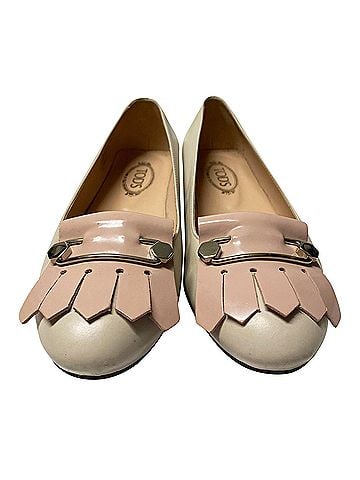 Tod's Tod's Moccasin Flats in Cream Leather (view 2)