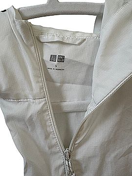 Uniqlo Windbreaker (view 2)
