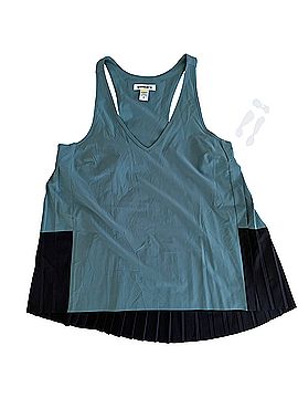 Athleta Swing Forward Pleated Tank Sleeveless Top (view 1)