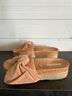 Paloma Barceló Solid Tan White Sandals Size 7 - photo 4