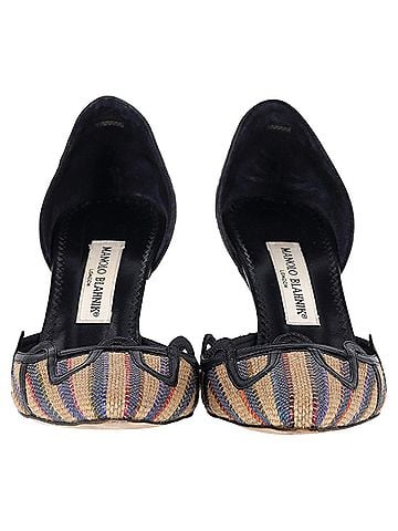 Manolo Blahnik  Manolo Blahnik Pointed Pumps in Multicolor Raffia (view 2)