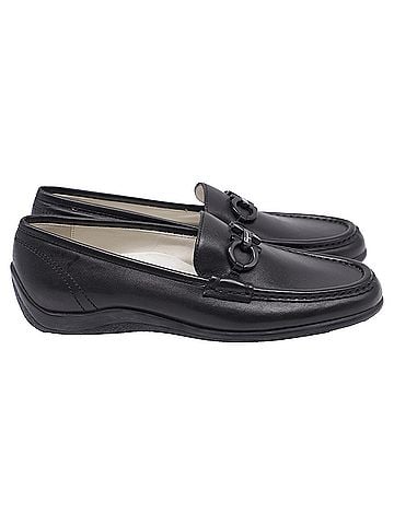 Salvatore Ferragamo Salvatore Ferragamo Gancini Loafers in Black Leather (view 1)