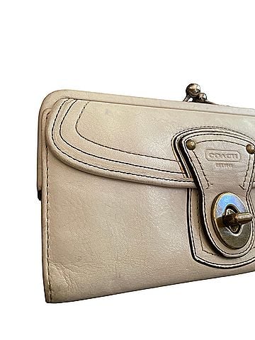 Coach Ali legacy kiss lock Leather Clutch (view 2)