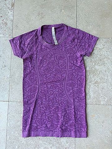 Lululemon Athletica Short Sleeve Blouse (view 1)