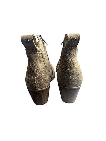 Ugg Kingsburg Ankle Boots (view 2)