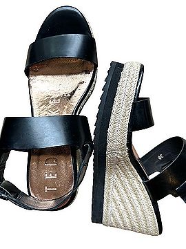 Ted Baker London Wedges