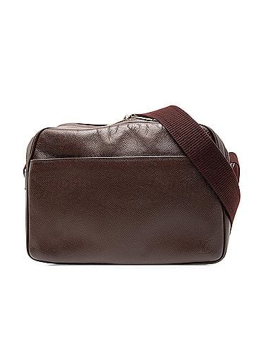 Louis Vuitton Taiga Reporter PM (view 1)
