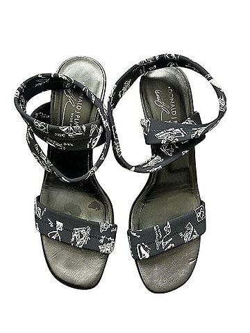 Donald J Pliner Couture Heels (view 1)