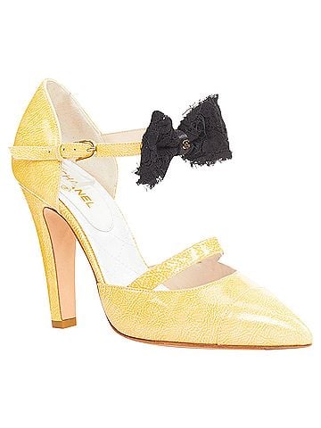 Chanel Chanel 14C butter yellow patent leather CC logo bow maryjane pumps EU37.5 (view 1)